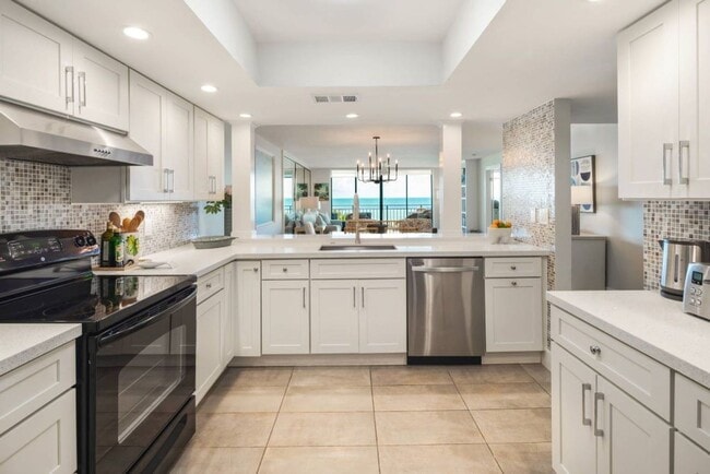 Building Photo - 6 Month Rental - Beautiful Ocean Views from this Fully Furnished 2 Bedroom/2 Bath Condo