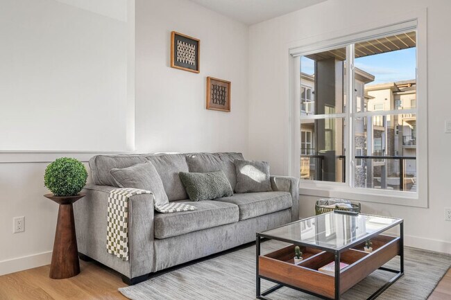 Building Photo - 2117-2181 81 St S W