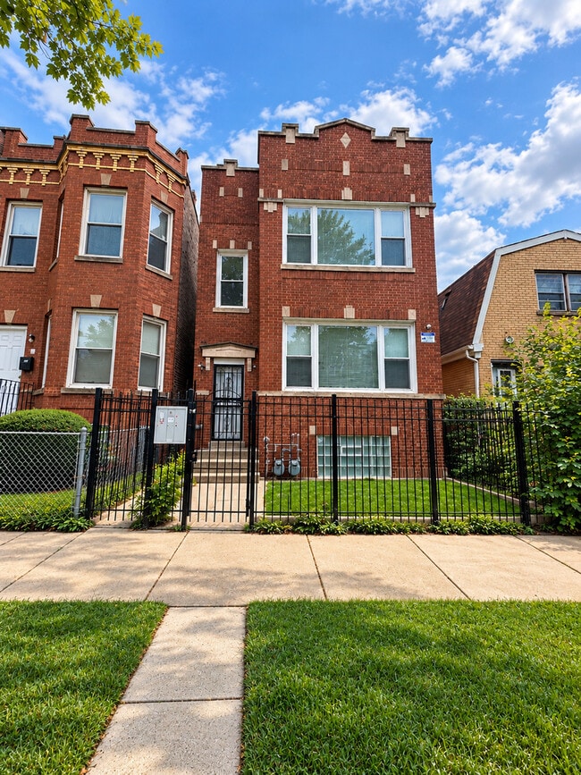 Building Photo - 4852 W Rice St