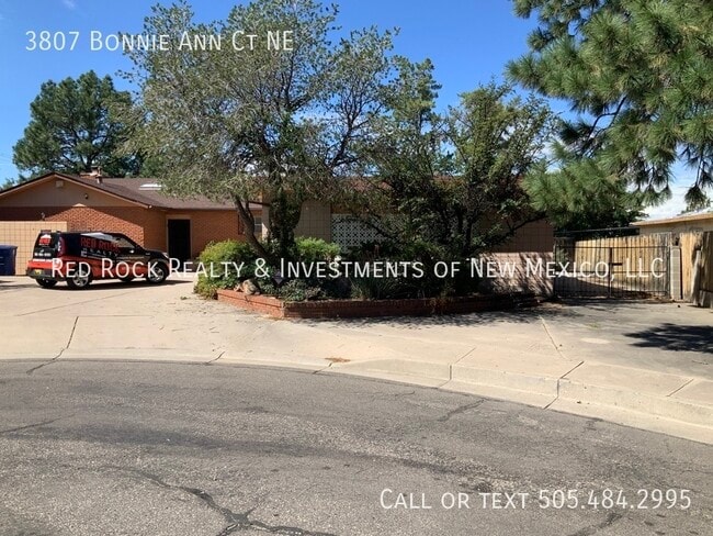 Building Photo - 3807 Bonnie Ann Ct NE