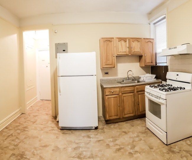 Building Photo - 531 Bradford St