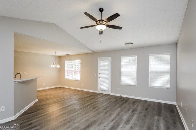 Building Photo - 638 Red Fox Ln