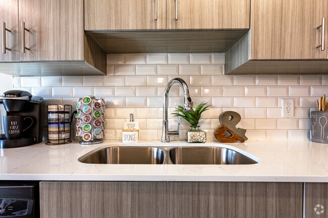 4BR, 4BA - Summit Place Apartments