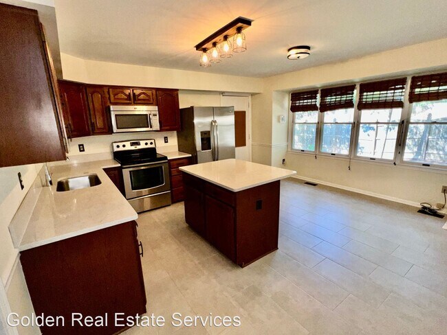 Building Photo - 4 br, 3.5 bath House - 910 Broad Oaks Dr