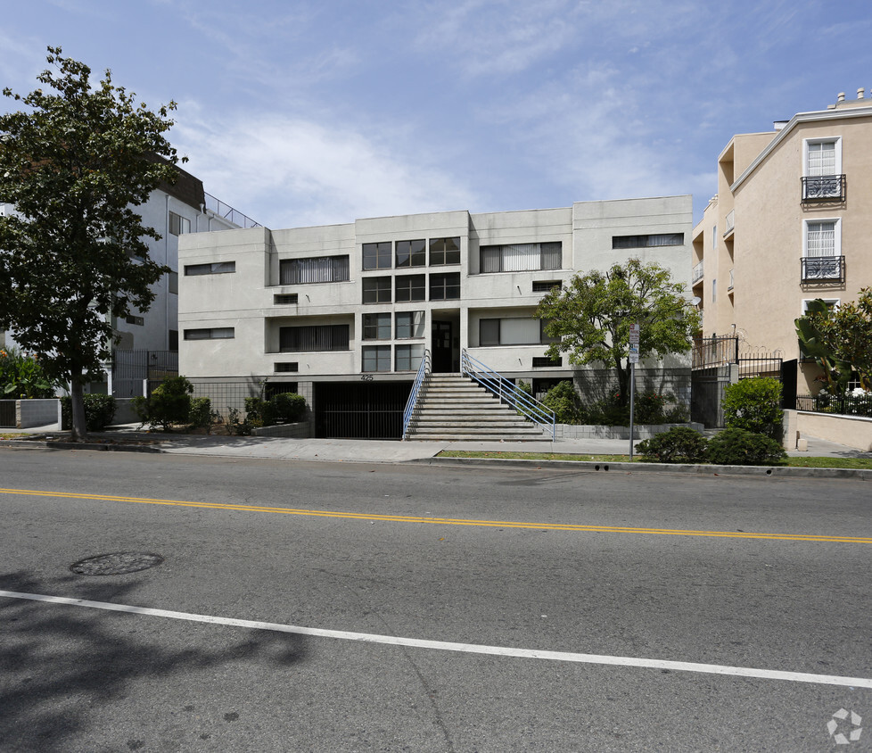 Building Photo - 425 S Kingsley Dr