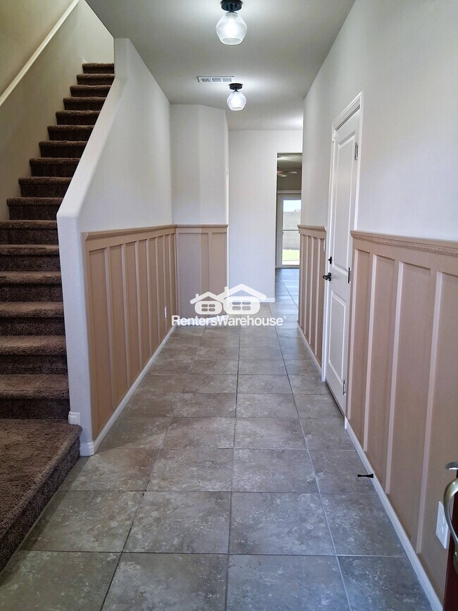 Building Photo - 7920 Stone Forest St