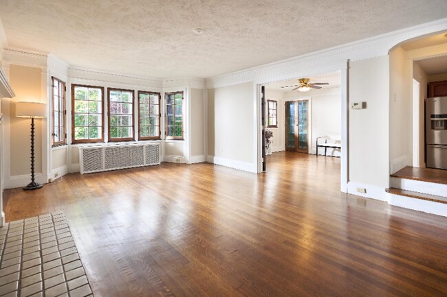 Foto del edificio - 2155 Middlefield Rd