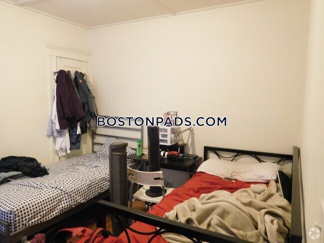 Building Photo - 1179 Boylston St
