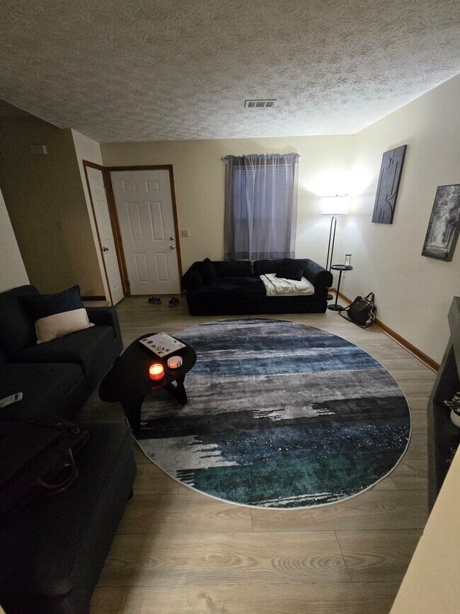 Foto del edificio - 302 Timothy Way