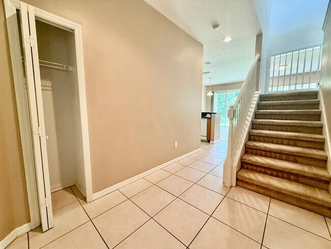 Building Photo - 8173 Stone View Dr