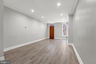 Building Photo - 129 E West St