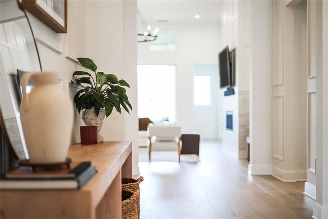 Building Photo - 2117 Bel Paese Bnd