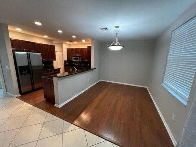 Foto del edificio - 9142 Dupont Pl