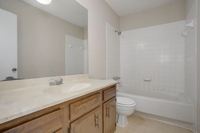 Foto del edificio - 4 Bedroom South Austin Home For Rent