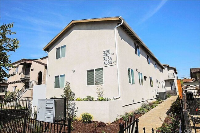Building Photo - 3551 Sabina St