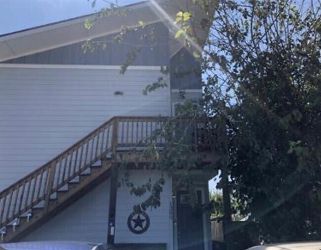 Building Photo - 1300 Hausman Dr