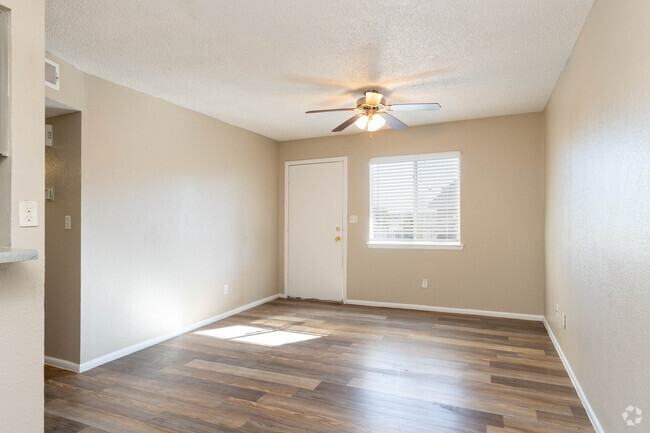 2HAB, 1BA - 650Ft² - Padres Village Apartments