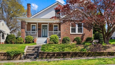Building Photo - 707 Mayflower Dr