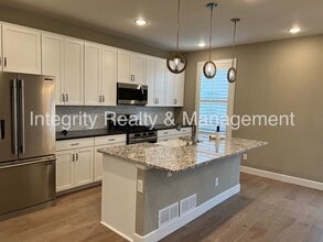 Building Photo - 1612 Castle Creek Cir