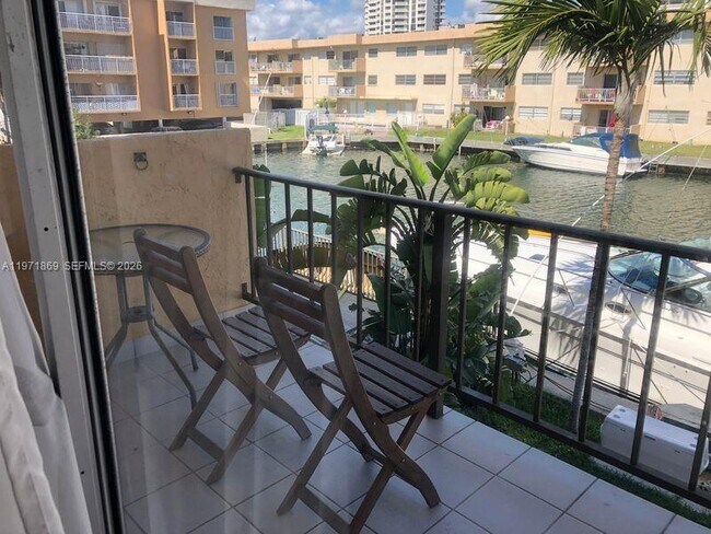 Foto del edificio - 3531 NE 170th St