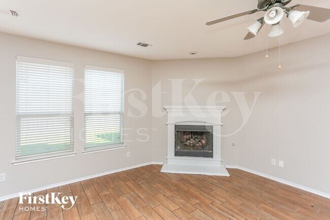 Building Photo - 5620 Old Orchard Dr