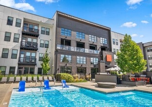 Building Photo - The Ave