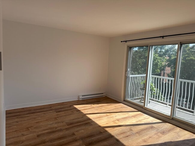 Living room - 9357 Rue Basile-Routhier