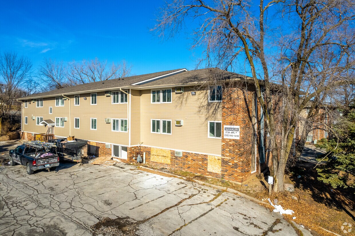 Foto principal - Garden Court Apartments