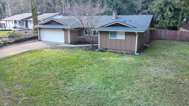 Foto del edificio - Classic rambler has 3 bedrooms, 1.75 baths, North Thurston School District