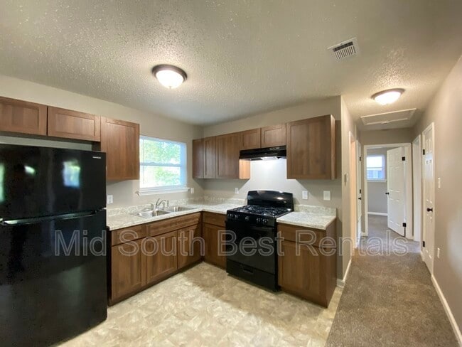 Building Photo - 7307 Redwood Dr