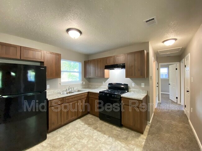 Foto del edificio - 7307 Redwood Dr