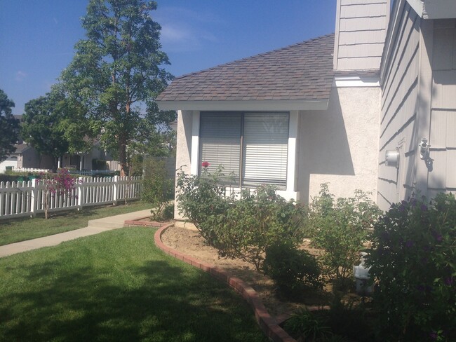 Building Photo - Single Family House