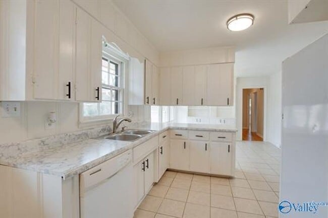 Foto del edificio - 814 Cleermont Dr SE