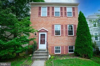 Building Photo - 18932 Treebranch Terrace