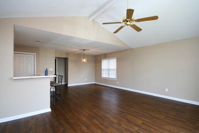 Building Photo - 246 Waters Edge Ln