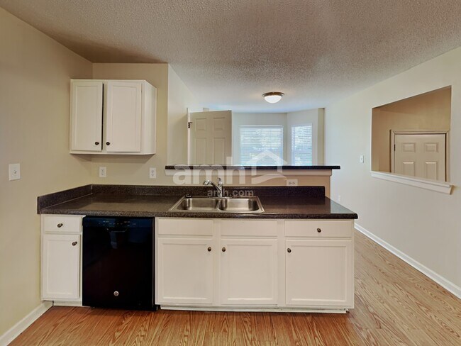 Foto del edificio - 3094 Lonetree Point