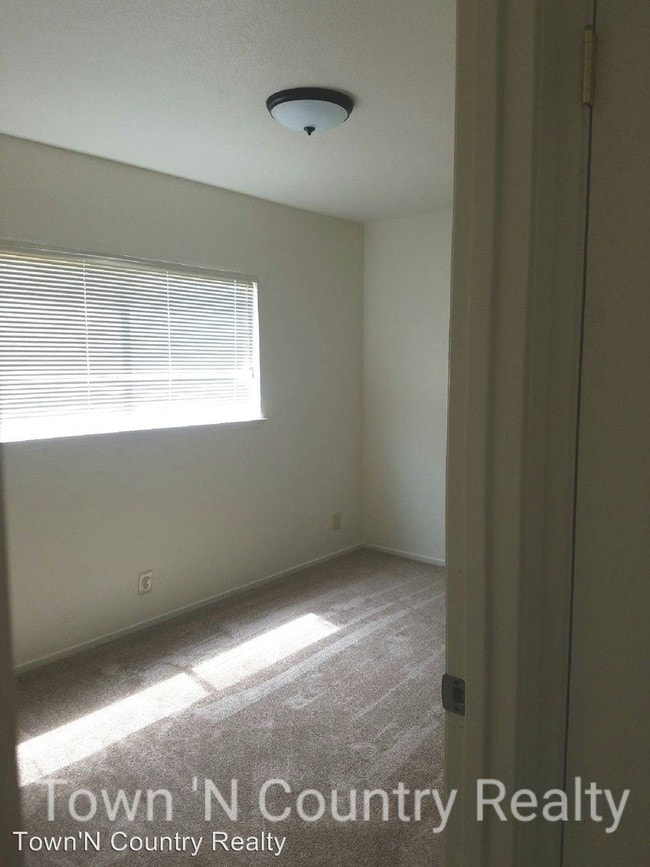 Building Photo - 1041 Mohar St
