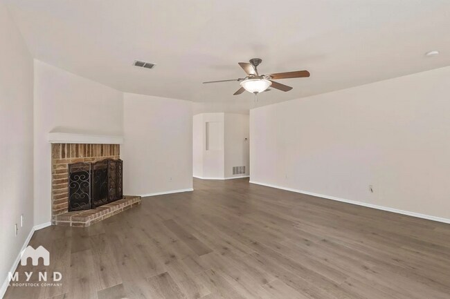 Foto del edificio - 13139 Ambrose Dr