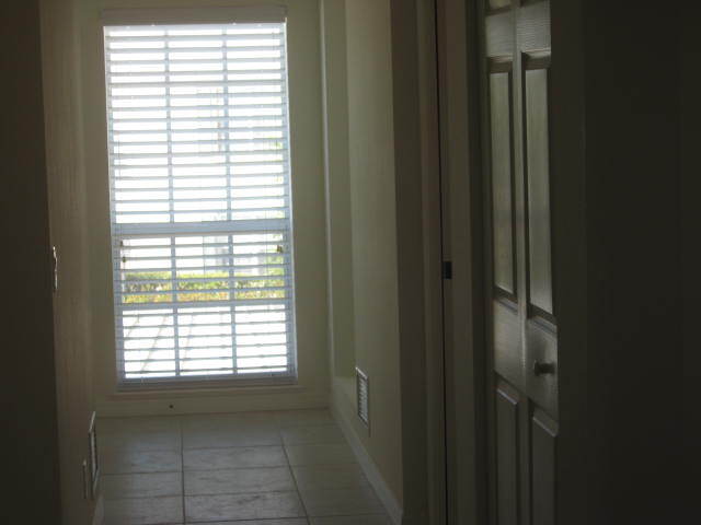 Building Photo - 868 Saranac Lake Dr