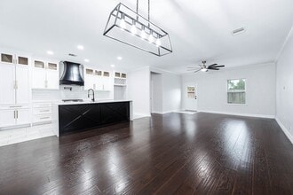 Building Photo - 7631 Retama Terrace Ln