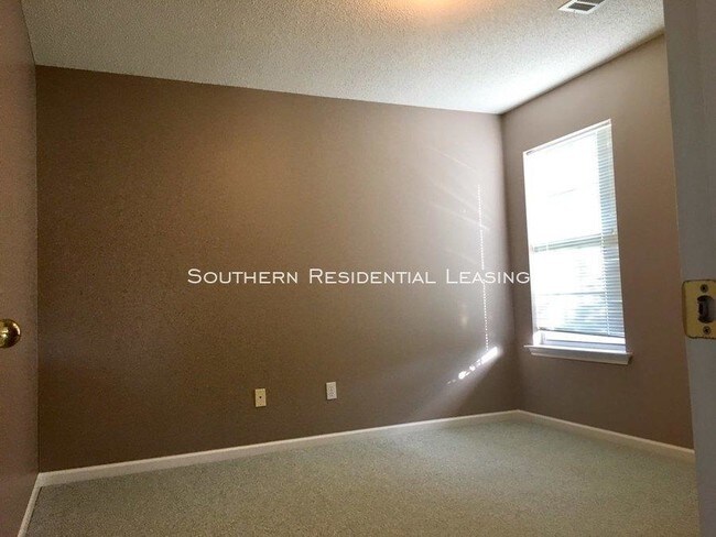Building Photo - 3 bedroom in Niceville FL 32578