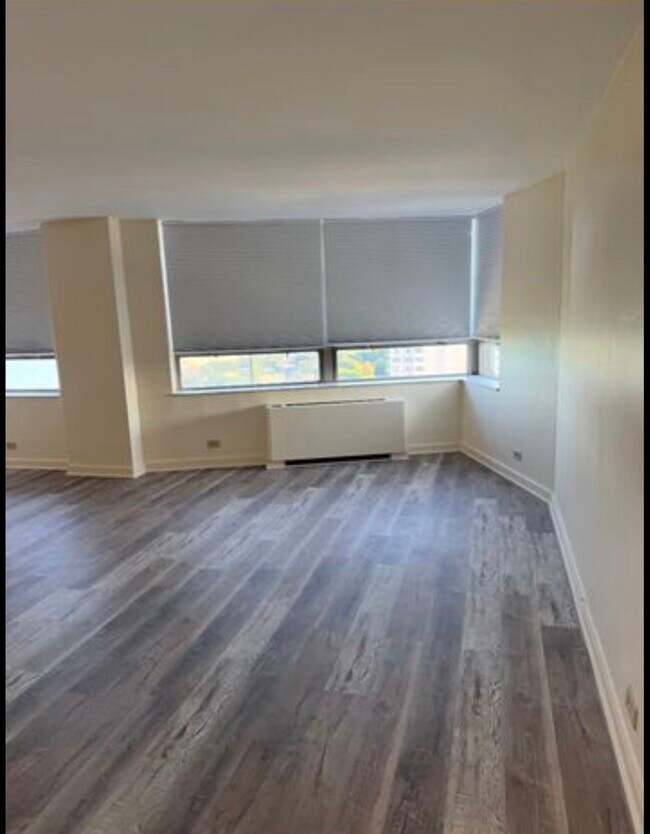 Foto del edificio - 5701 N Sheridan Rd