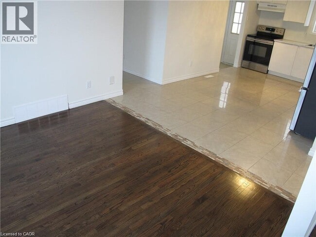 Building Photo - 3 Lancer Ct