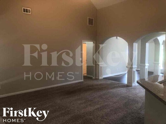 Building Photo - 1401 Aramore Dr SE