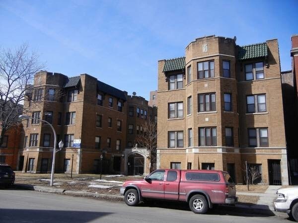 Building Photo - 6928 S Oglesby Ave