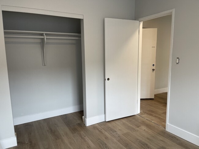 Building Photo - 301 Indian Rd S