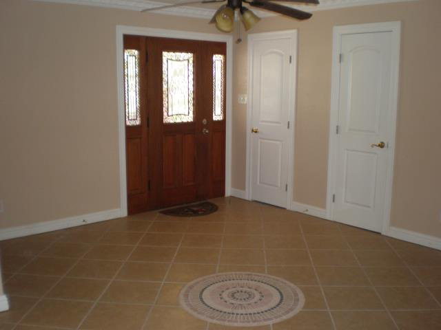 Building Photo - 116 Amaryllis