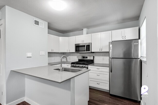 Building Photo - 803-809 Tirado St