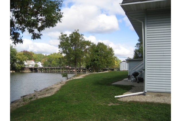 Building Photo - The Landing Apartments