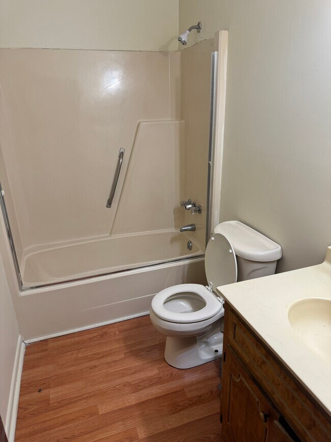 Foto del edificio - 116 Country Village Ct